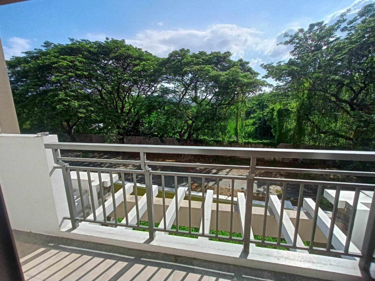 Acacia Estates Taguig Aparthotel Manilla Buitenkant foto
